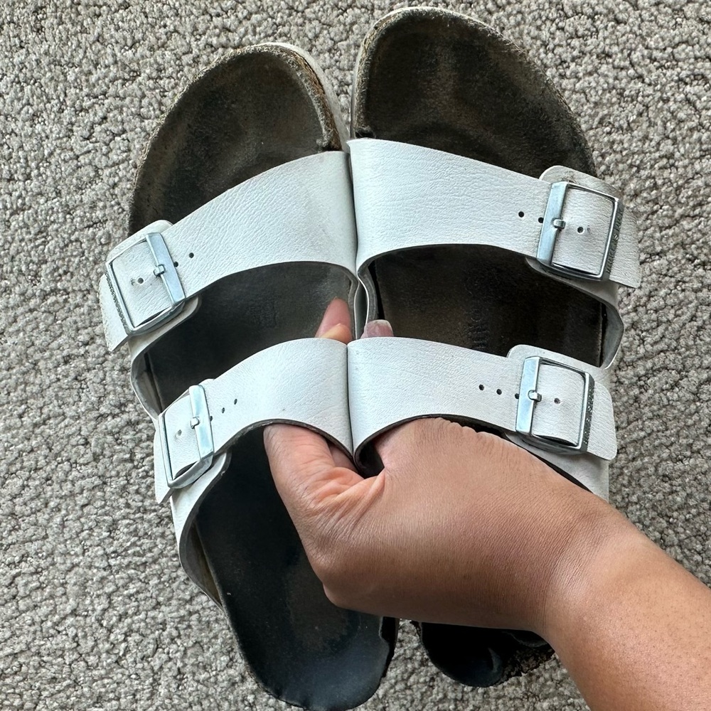 Birkenstock Arizona Birko-Flor - White WORN CONDITION